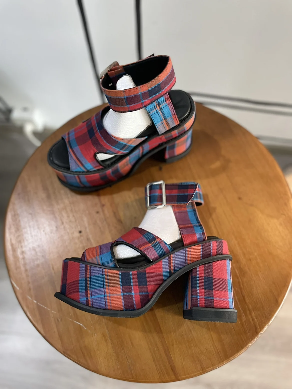 Platform Plaid Buckle Strap Sa - Women'S Fashion Show recension och pris