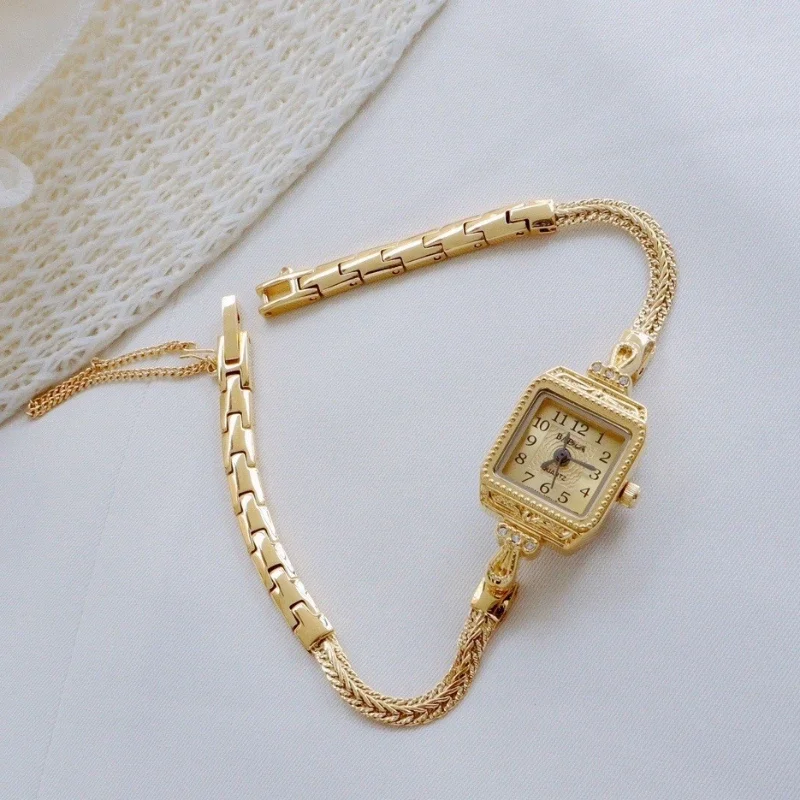 Delicate and light luxury Vint - Women'S Fashion Digital Watch recension och pris